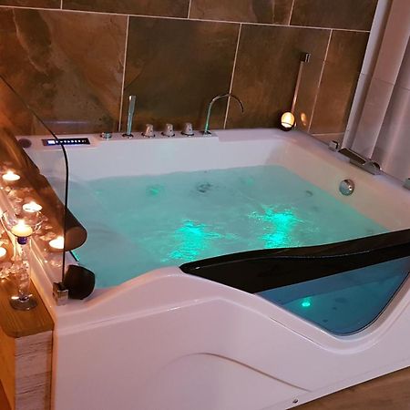 Love Room Jaccuzi Puisserguier 외부 사진